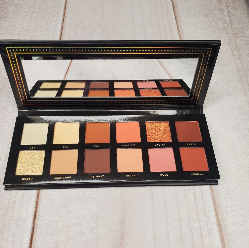 ACE BEAUTE Serenity Eyeshadow Palette (Limited Edition)